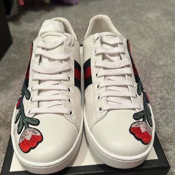 Gucci Sneakers - Picture 1 of 7